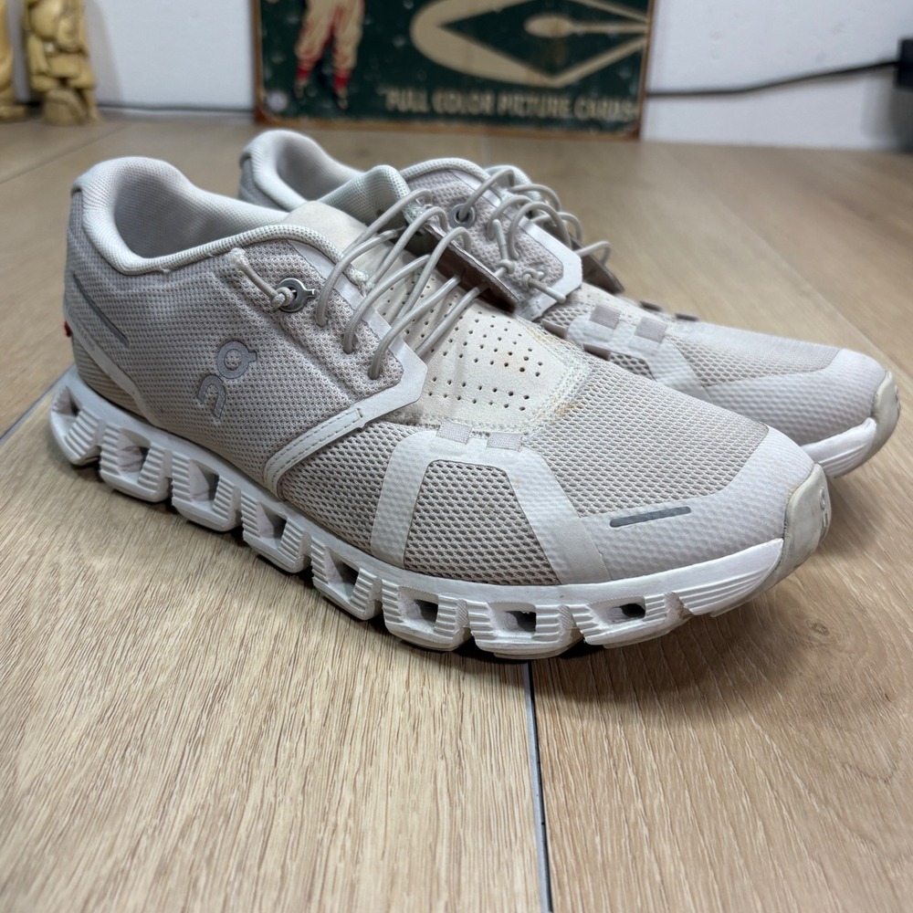 On Running Cloud 5 Womens Sand White Running Shoes 59.98773 Athletic Sneakers 8